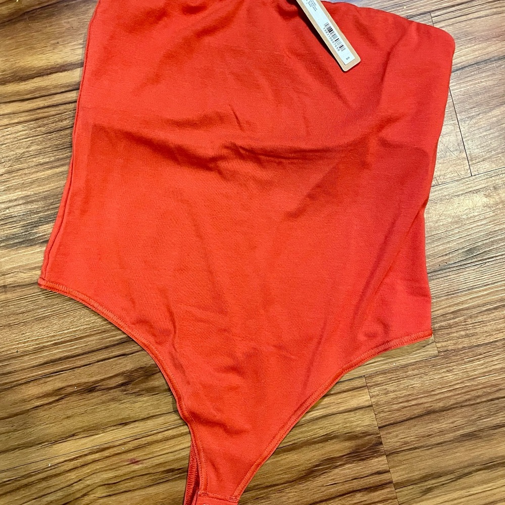 Skims NWT strapless thong bodysuit